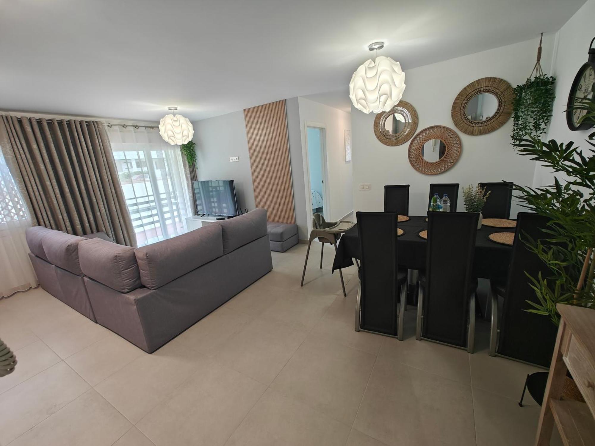 Sun Apartment - 3 Bedrooms, Priv Parking, Pool, Ac, Tv Channels, Fibre Net Los Cristianos  Zewnętrze zdjęcie