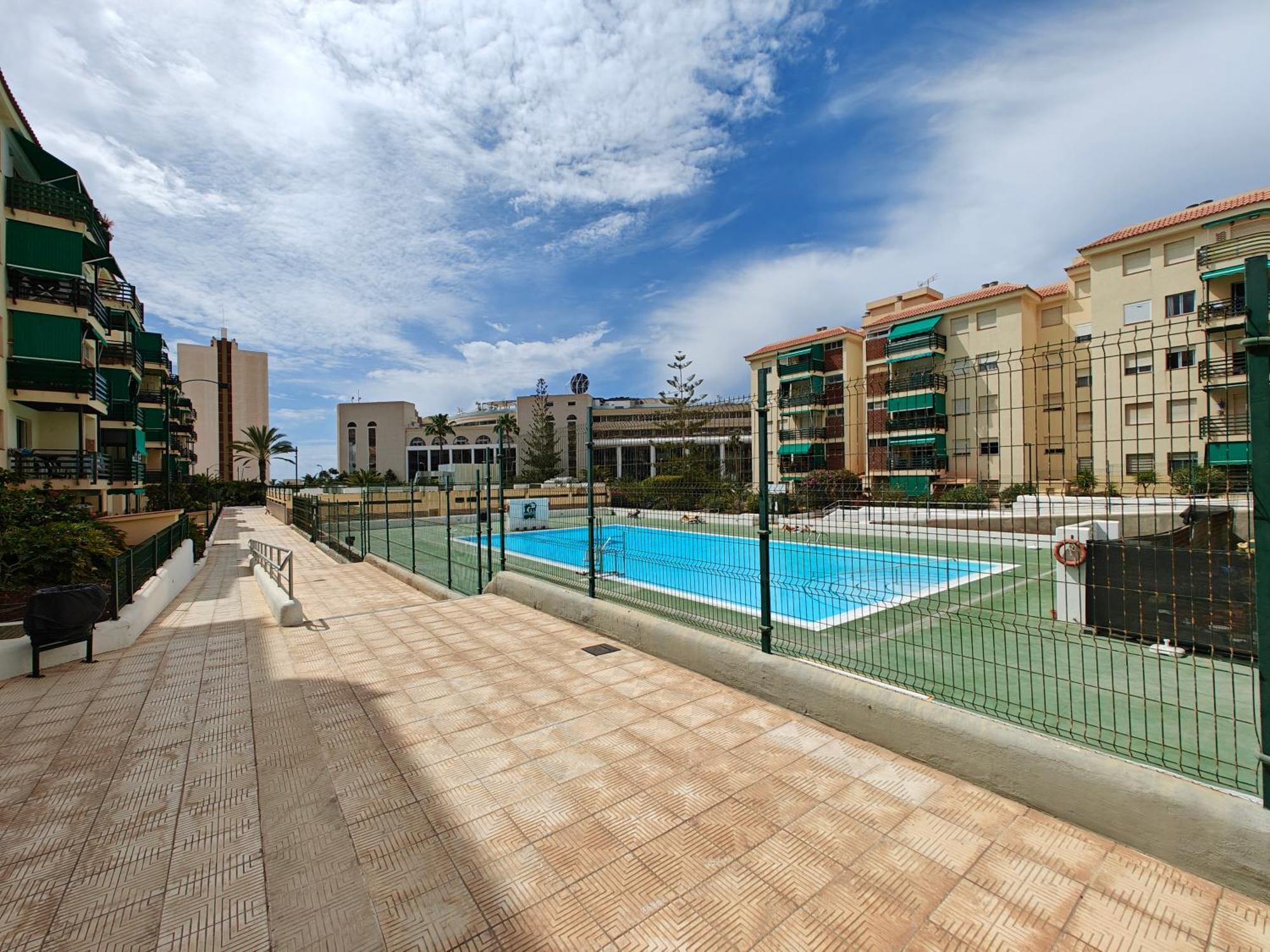 Sun Apartment - 3 Bedrooms, Priv Parking, Pool, Ac, Tv Channels, Fibre Net Los Cristianos  Zewnętrze zdjęcie