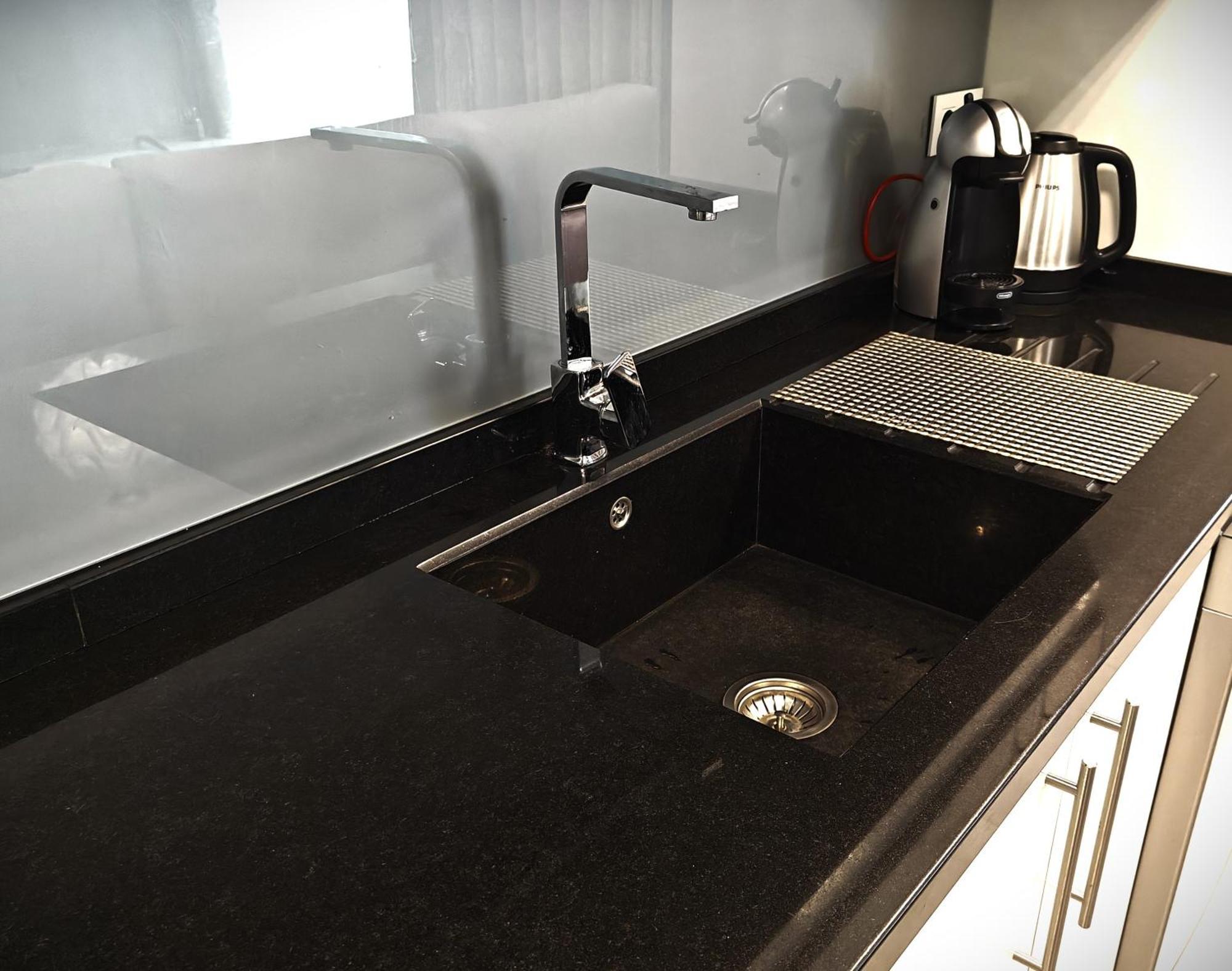 Sun Apartment - 3 Bedrooms, Priv Parking, Pool, Ac, Tv Channels, Fibre Net Los Cristianos  Zewnętrze zdjęcie