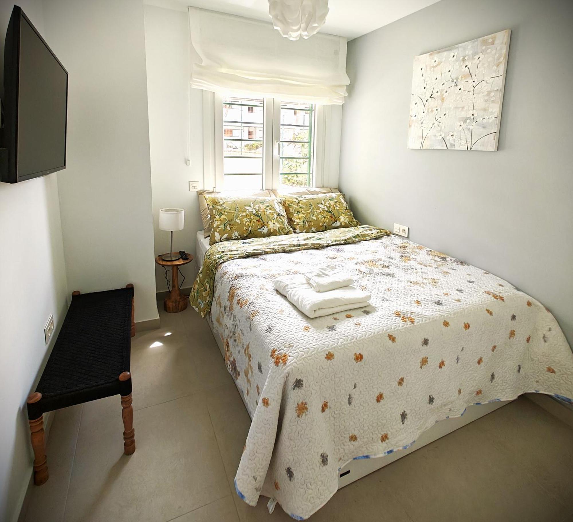 Sun Apartment - 3 Bedrooms, Priv Parking, Pool, Ac, Tv Channels, Fibre Net Los Cristianos  Zewnętrze zdjęcie