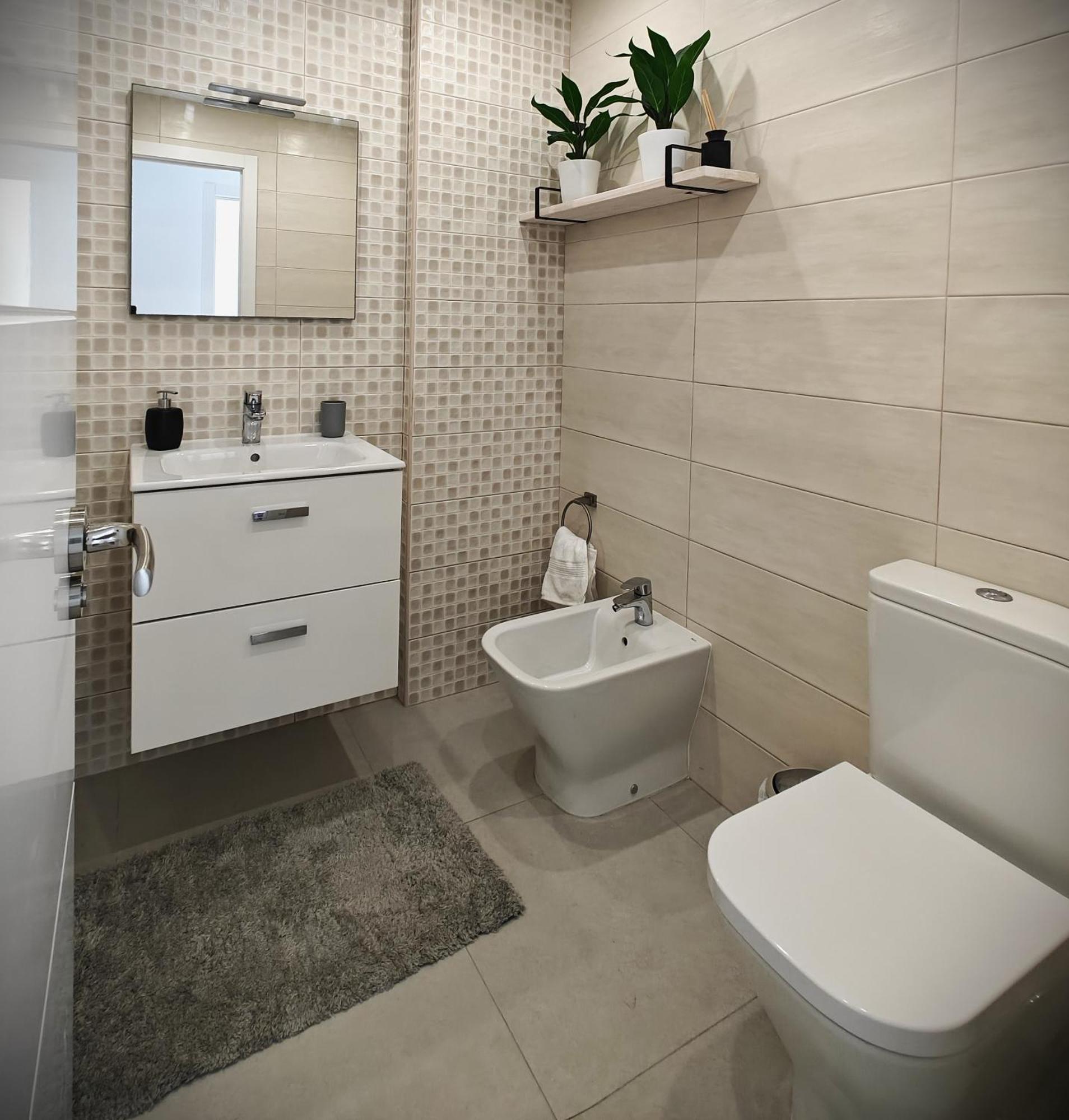 Sun Apartment - 3 Bedrooms, Priv Parking, Pool, Ac, Tv Channels, Fibre Net Los Cristianos  Zewnętrze zdjęcie